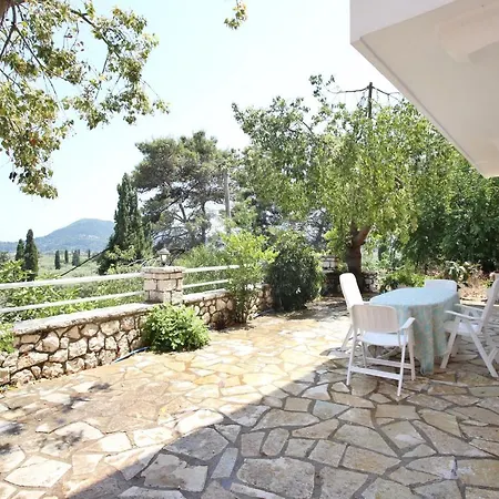 Akantha Nydri (Lefkada)